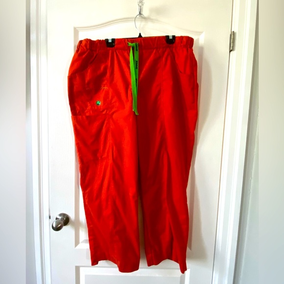 CROCS SCRUB BOTTOMS - Picture 1 of 8